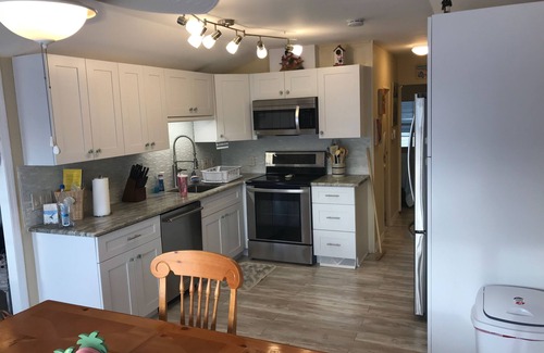 Nettles Island House | The Cottage II is a 2 bedroom 1 bath home with all the comforts home.