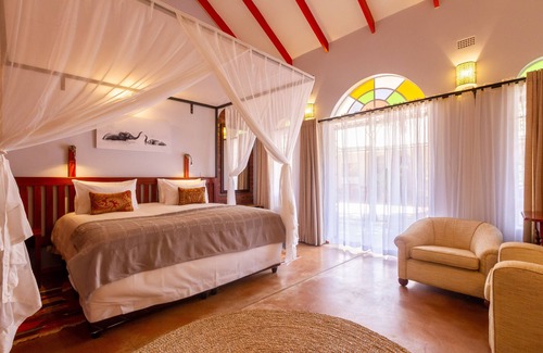 Victoria Falls Hotel | The Courtney Lodge