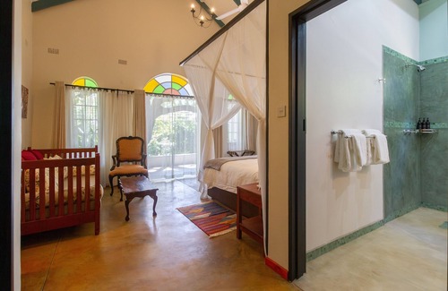 Victoria Falls Hotel | The Courtney Lodge