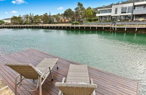 Safety Beach House | The Cove - Luxury Waterfront Accommodation