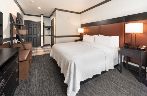Fayetteville Hotel | The Craftsman Inn & Suites