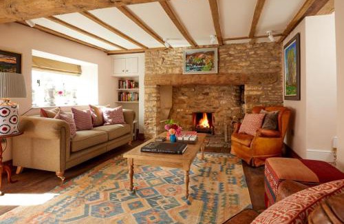 Enstone Hotel | The Crown Inn, Church Enstone