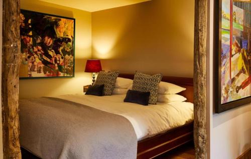 Enstone Hotel | The Crown Inn, Church Enstone