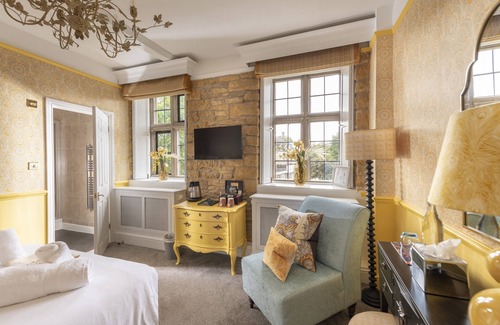 Bourton Hotel | The Dial House