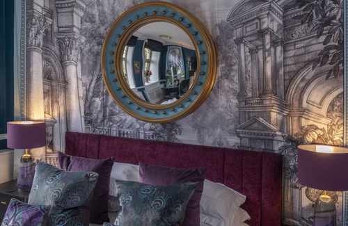 Bourton Hotel | The Dial House