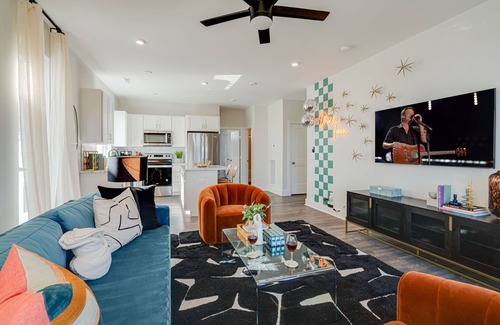 Nashville House | The Disco Den - Private Rooftop - Mins to Broadway