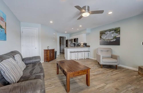Lake Delton Condo | The Docksider - Couples & Young Families - Lakefront!