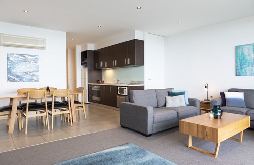 Apollo Bay Apartment | The Dolphin Apartments