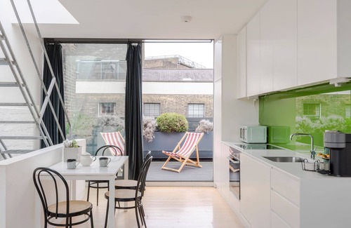 South Bank House | The Dream Factory - Borough - by Frankie Says