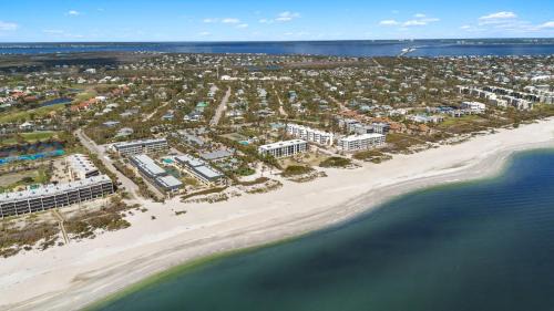Sanibel Hotel | The Driftwood Inn