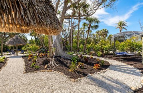 Sanibel Hotel | The Driftwood Inn