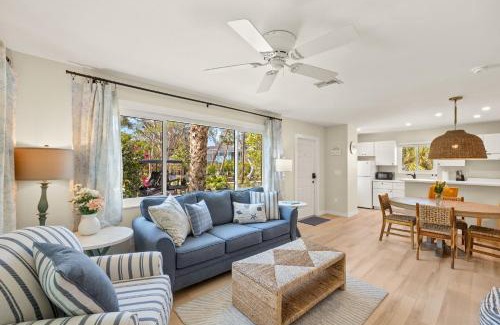 Sanibel Hotel | The Driftwood Inn