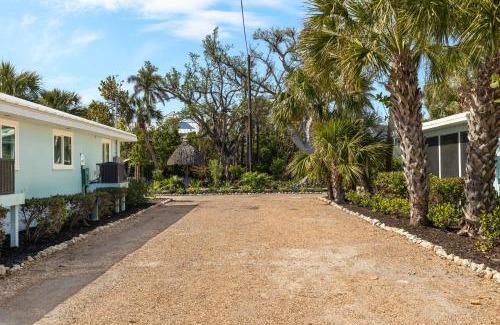 Sanibel Hotel | The Driftwood Inn