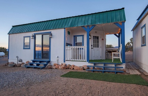 Kingman Cabin | The Eagle's Nest: Experience Arizona Agritourism