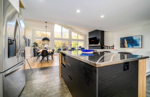 Beaupre Ski Chalet | The Echo | Golf & Spa | BBQ | TV | AC | BBQ | Fireplace