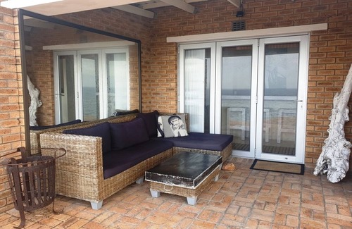 Helderberg Rural Cottage | The Exclusive Monkey Rock Dolphin And Whale Outlook