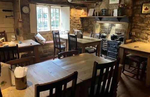 Great Tew Hotel | The Falkland Arms