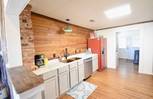 Valley Mills House | The Farmhouse at Ollie Oaks - Magnolia Gristmill Area