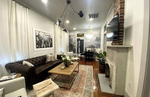 Freetown - Port Rico House | The FreeTown Roost. A Stylish 2 bedroom house in the heart of Downton.