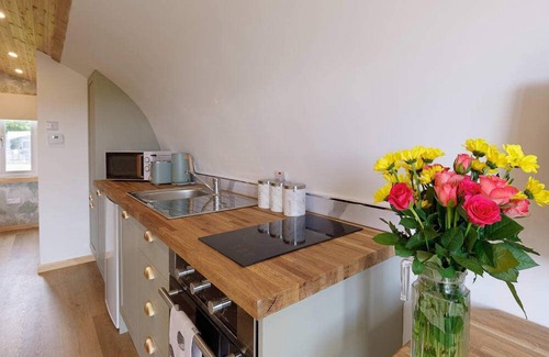 Newton Stewart Cabin | The Galloway Steading-The Hedgehogs Hideout Family cabin with Hot Tub