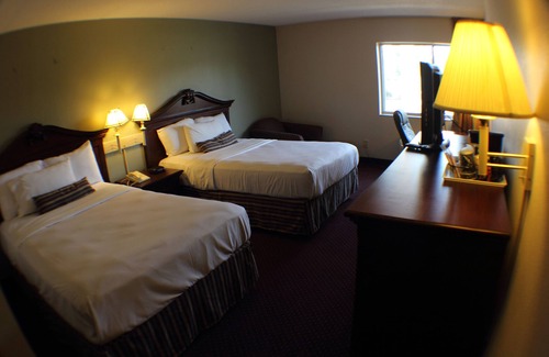 Elkhart Hotel | The Garden Inn