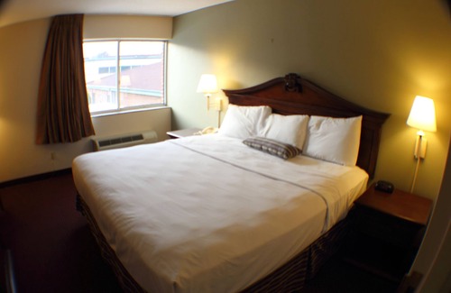 Elkhart Hotel | The Garden Inn