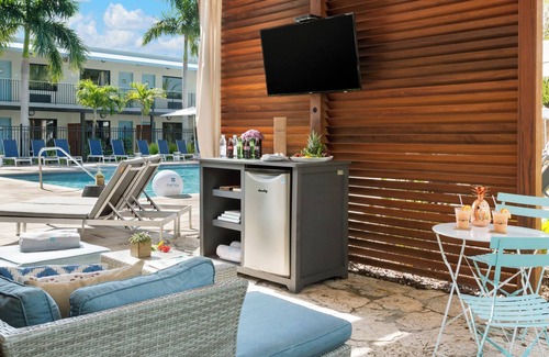 New Town Hotel | The Gates Hotel Key West Newly Renovated