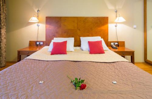 Hradcany Hotel | The Golden Wheel Hotel