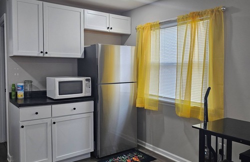 Beechmont House | The Gway Getaway - Family friendly! Plenty of off the street parking.