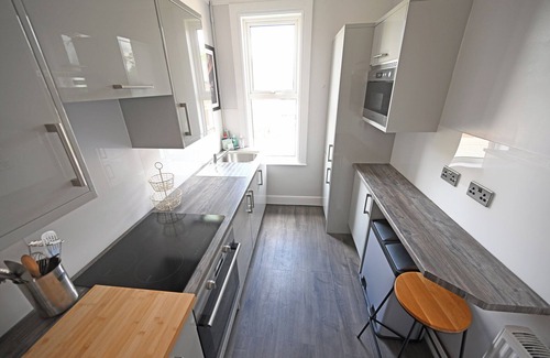 Stratford-upon-Avon House | The Hathaway's Town Centre House.