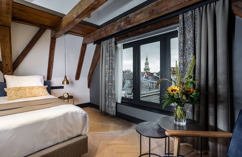 Nieuwmarkt en Lastage Hotel | The Hendrick's Hotel