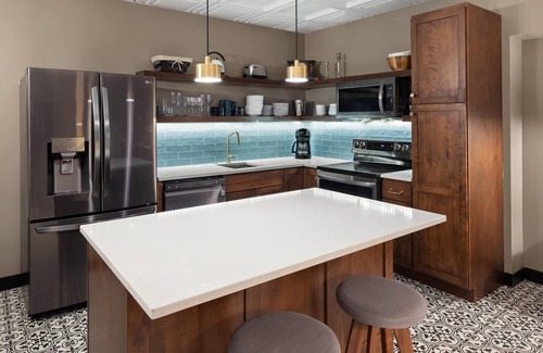 Iowa City Hotel | The Highlander Hotel, an Ascend Collection Hotel