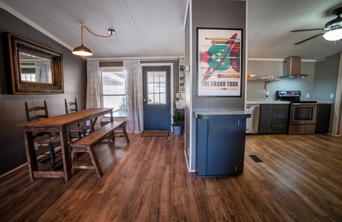 Athens House | The Hillway House of Athens-Pet Friendly, 3mins from I65!