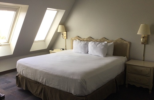Sault Ste. Marie Hotel | The Hotel Ojibway, Trademark Collection by Wyndham