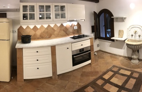 Navona Apartment | THE HOUSE OF THE MARBLES, a 5 minute walk to the Colosseum and the Vatican