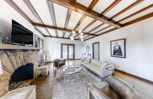 Eastwood House | The Howe House