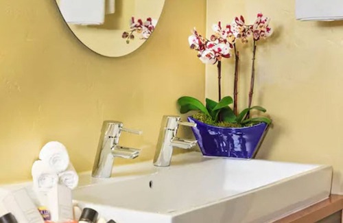 East Beach Hotel | The Inn at East Beach