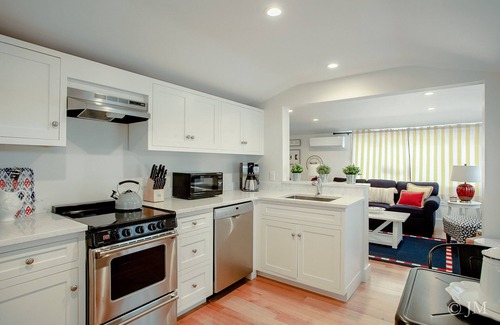 Oak Bluffs Cottage | The Island Collection MV: Charming Cottage Located In Heart Of Oak Bluffs