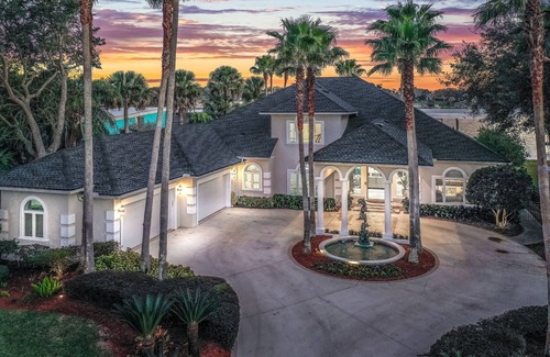 Northside House | The Island Estate! Heated Salt Pool/Spa On The St John’s River! 9 Min To Beach!