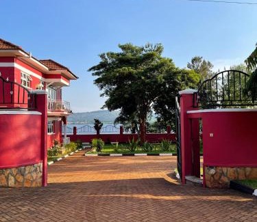 Jinja Bed & Breakfast | The Jewel and the Lake