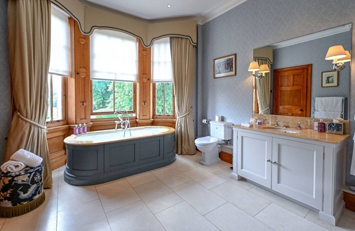 Newmarket Hotel | The Jockey Club Rooms