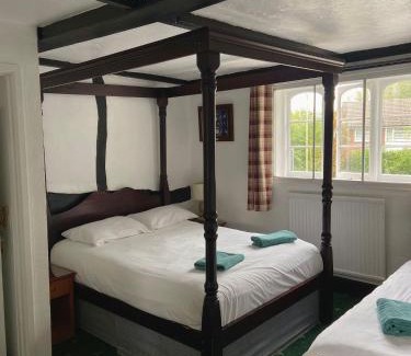 Hunton Bridge Hotel | The King's Lodge Hotel