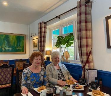 Hunton Bridge Hotel | The King's Lodge Hotel