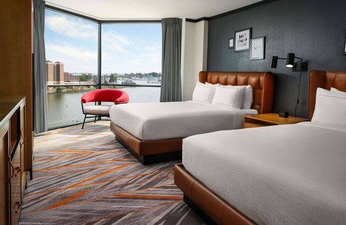 Victoria Boulevard Historic District Hotel | The Landing at Hampton Marina, Tapestry Collection by Hilton