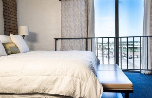 Western Division Hotel | The Landmark Hotel