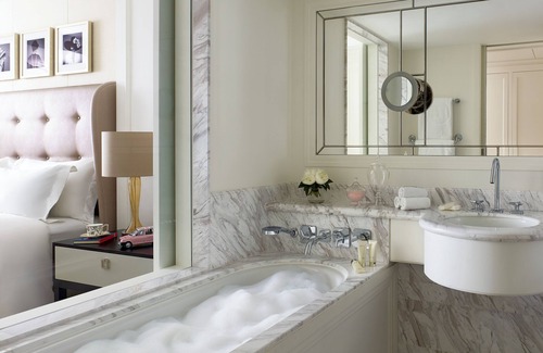 Tsim Sha Tsui Hotel | The Langham, Hong Kong