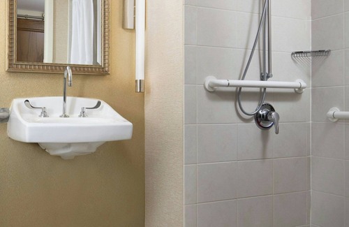 Downtown Lincoln Hotel | The Lincoln Marriott Cornhusker Hotel