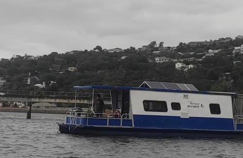 Knysna Boat Rental | The Little Mermaid Knysna houseboat