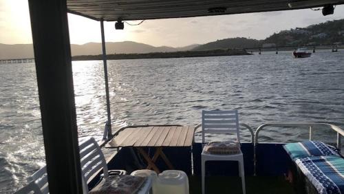 Knysna Boat Rental | The Little Mermaid Knysna houseboat