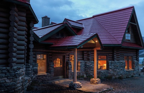 Bow Lake Resort | The Lodge at Bow Lake